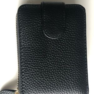 Wallet can be use for men or woman